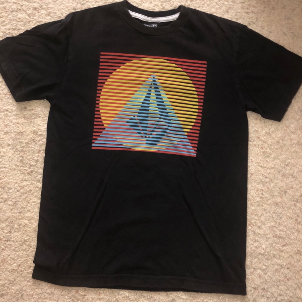 black Volcom tshirt teen Sz L💕